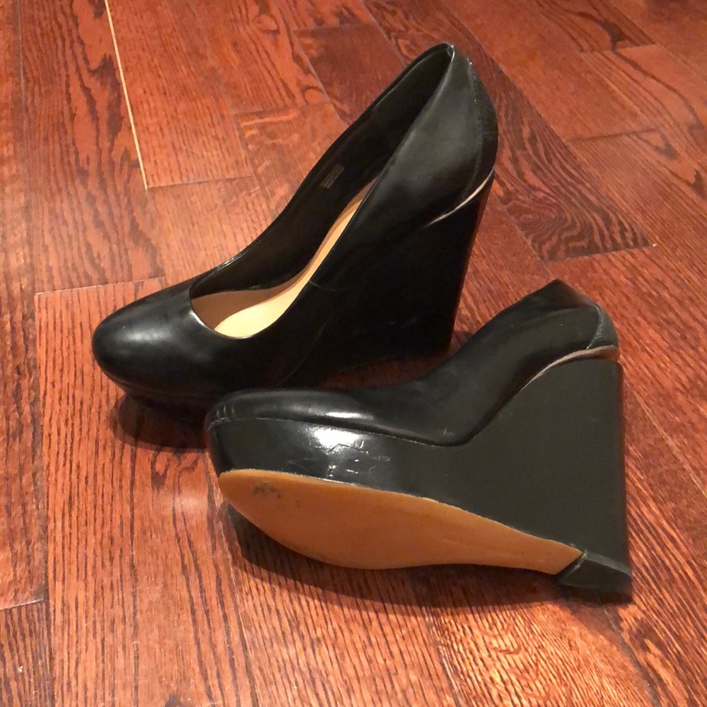 Badgley Mischka Black Wedge Pump - Picture 2 of 6